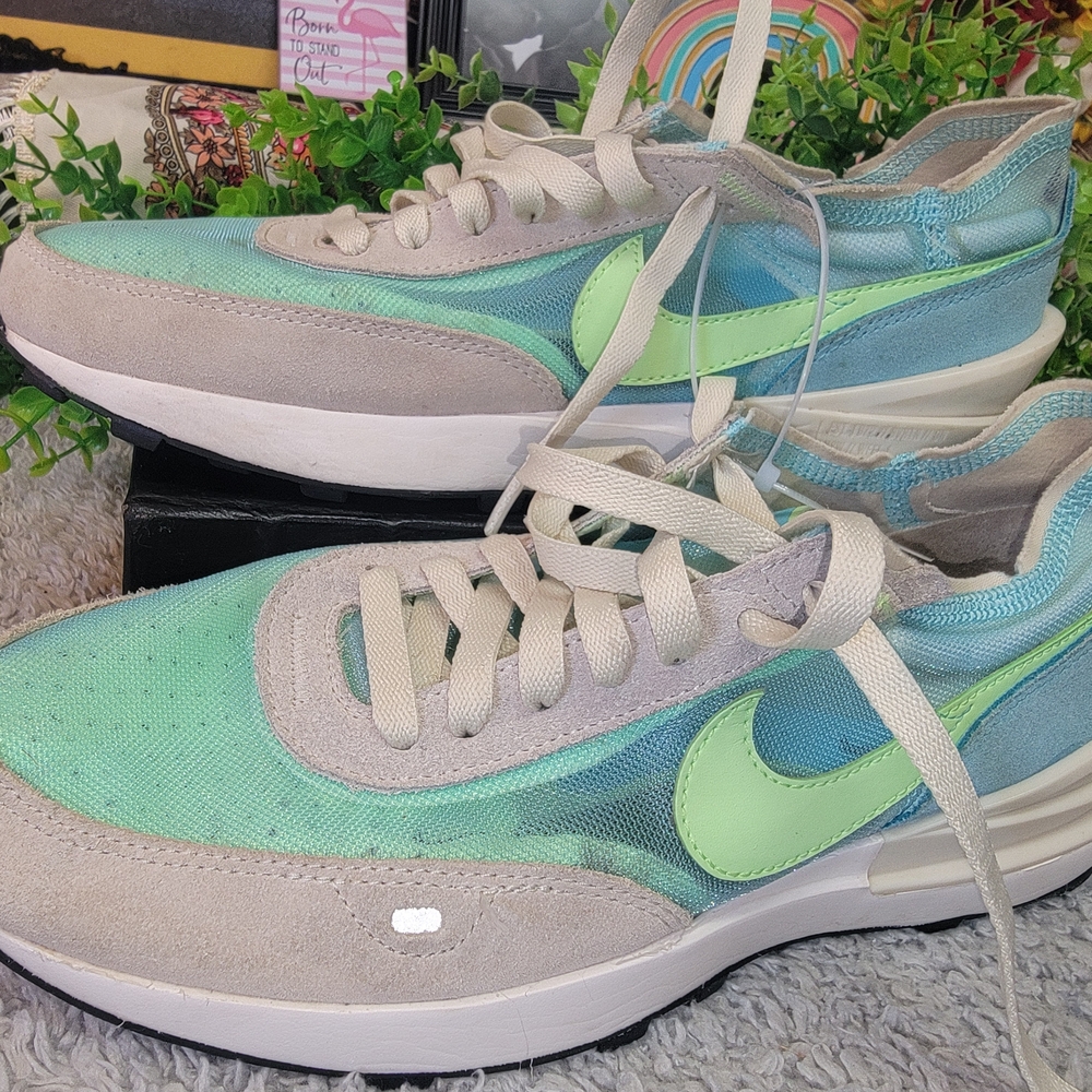 Price DROP Nike Air Max Sneakers in Mint and Blue Size 9